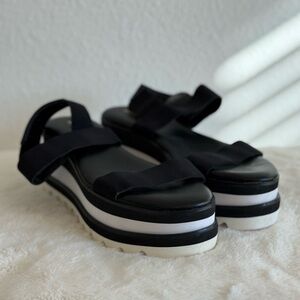 ALDO Dreacia heeled sandals in white and black